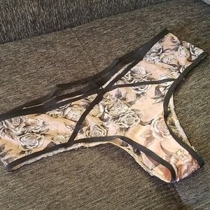 VICTORIA'S SECRET - Strappy Cheeky Panty
